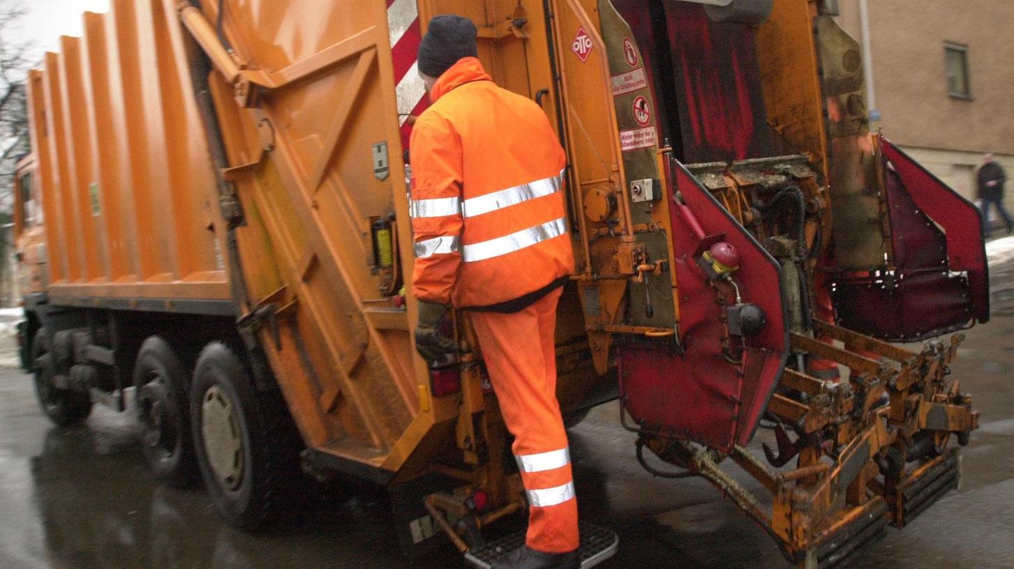 Die Müllabfuhr arbeitet seit Jahren stark defizitär. Deshalb wird nun an der Gebührenschraube gedreht. Die Müllabfuhr arbeitet seit Jahren stark defizitär. Deshalb wird nun an der Gebührenschraube gedreht.