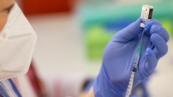 Corona-Infektionen nach doppelter Impfung