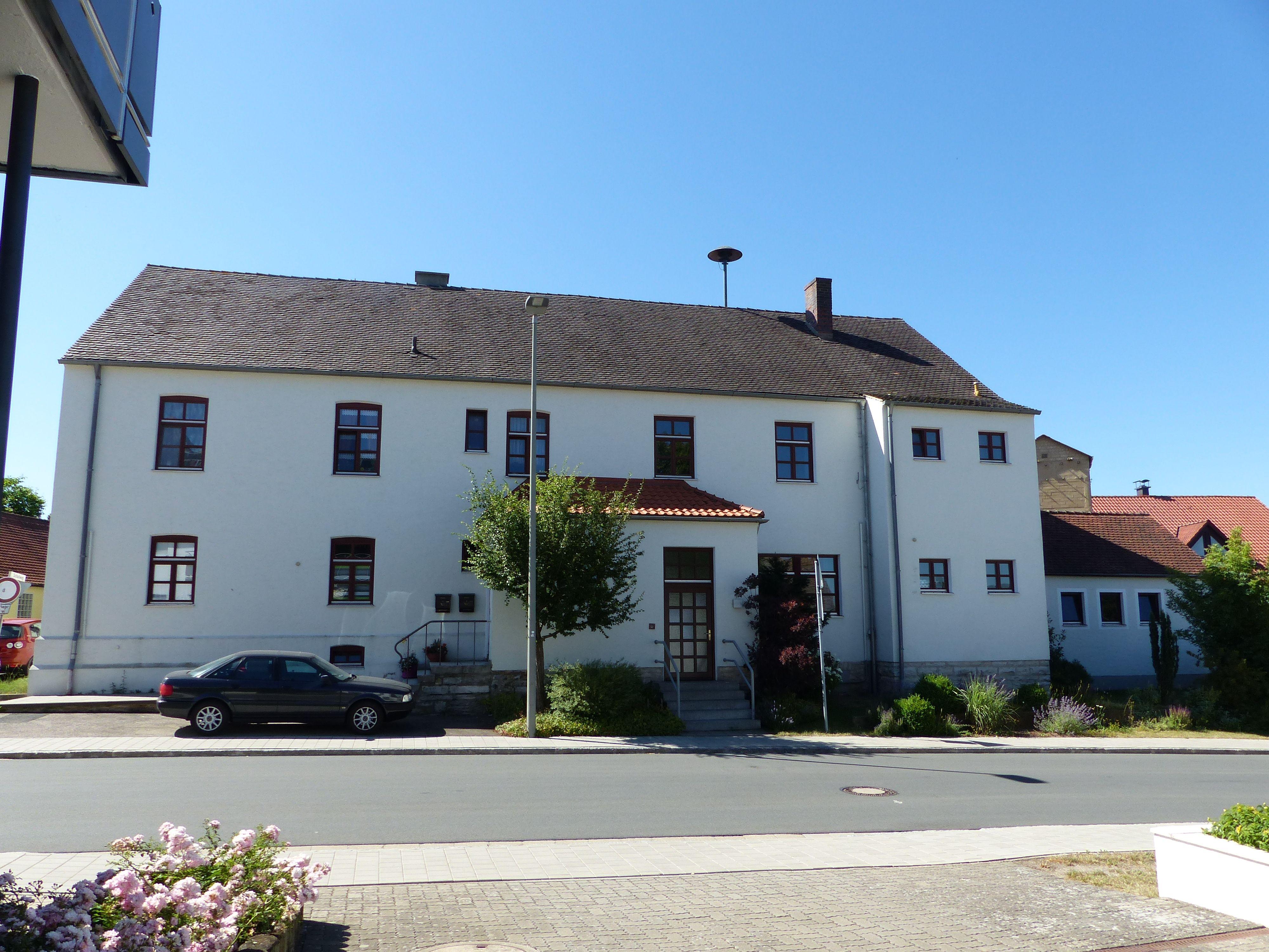 Forchheim: Altes Schulhaus weicht neuem Feuerwehr- und Dorfhaus