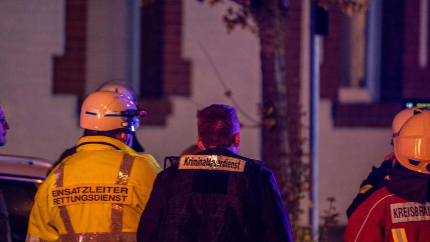 Die Schwabacher Kriminalpolizei hat die Nachforschungen zur Klärung der Brandursache übernommen und ermittelt in alle Richtungen. Die Polizei ermittelt ein paar Tage nach dem Brand gegen den 46-jährigen Bewohner wegen Brandstiftung.
