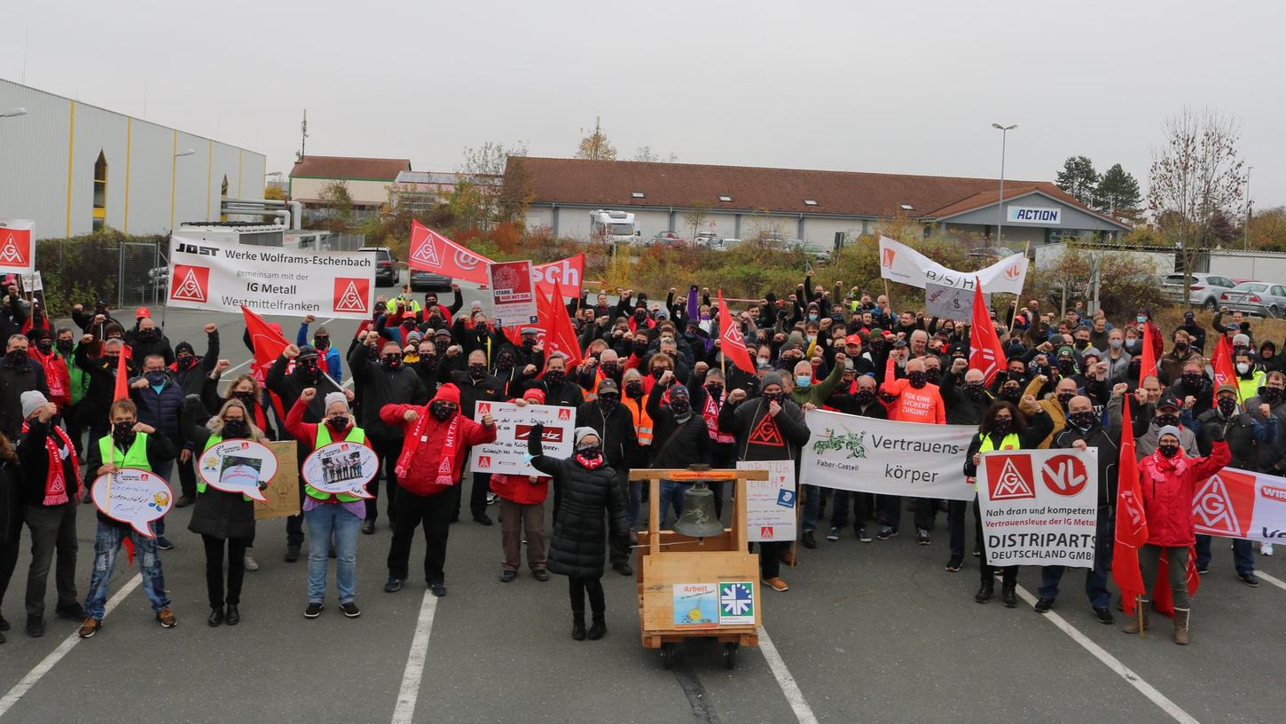 Vor einer Woche fand beim Magna-Werk in Bad Windsheim eine Kundgebung statt.
Vor einer Woche fand beim Magna-Werk in Bad Windsheim eine Kundgebung statt.