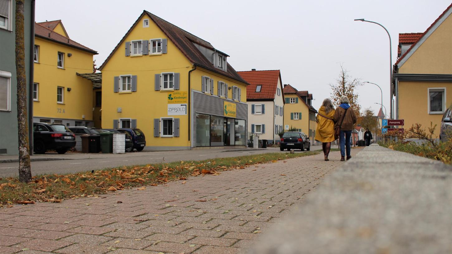 Auch in diesem Bereich würde die Einbahnregelung in der Weißenburger Straße  noch gelten. Mit dieser Lösung wäre aber wohl keiner der Gewerbetreibenden einverstanden.