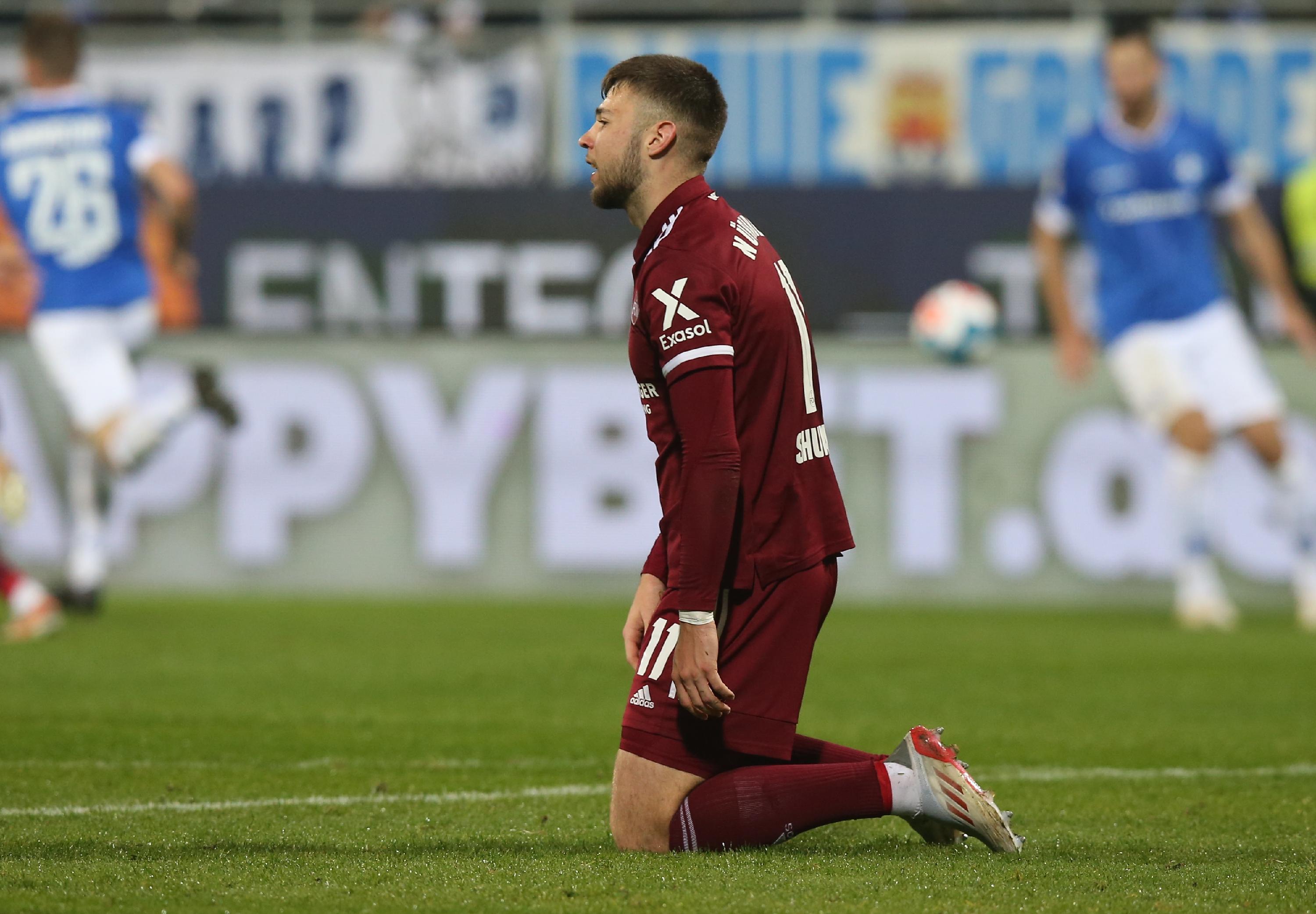 Der nächste schwache Auftritt des Angreifers. Kam zur Pause und fand überhaupt nicht ins Spiel.