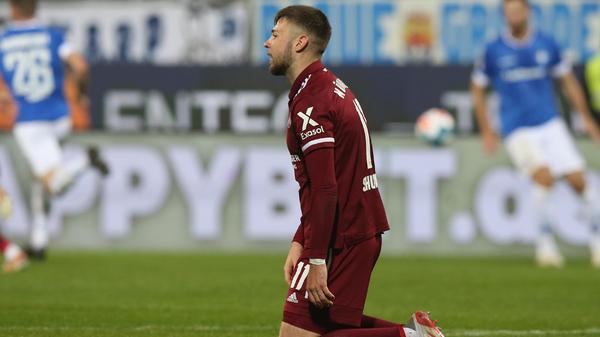 Der nächste schwache Auftritt des Angreifers. Kam zur Pause und fand überhaupt nicht ins Spiel.