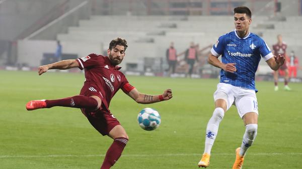 In der ersten Hälfte der Nürnberger, der auch in der Offensive voran ging. Mit einer guten Flanke auf Schäffler, der im Abseits stehend traf. Im zweiten Durchgang schwanden dann auch beim Kapitän die Kräfte, reichte trotzdem noch zu einer großartigen Rettungsaktion nach 79 Minuten gegen den leicht größeren Seydel. Note 2,5