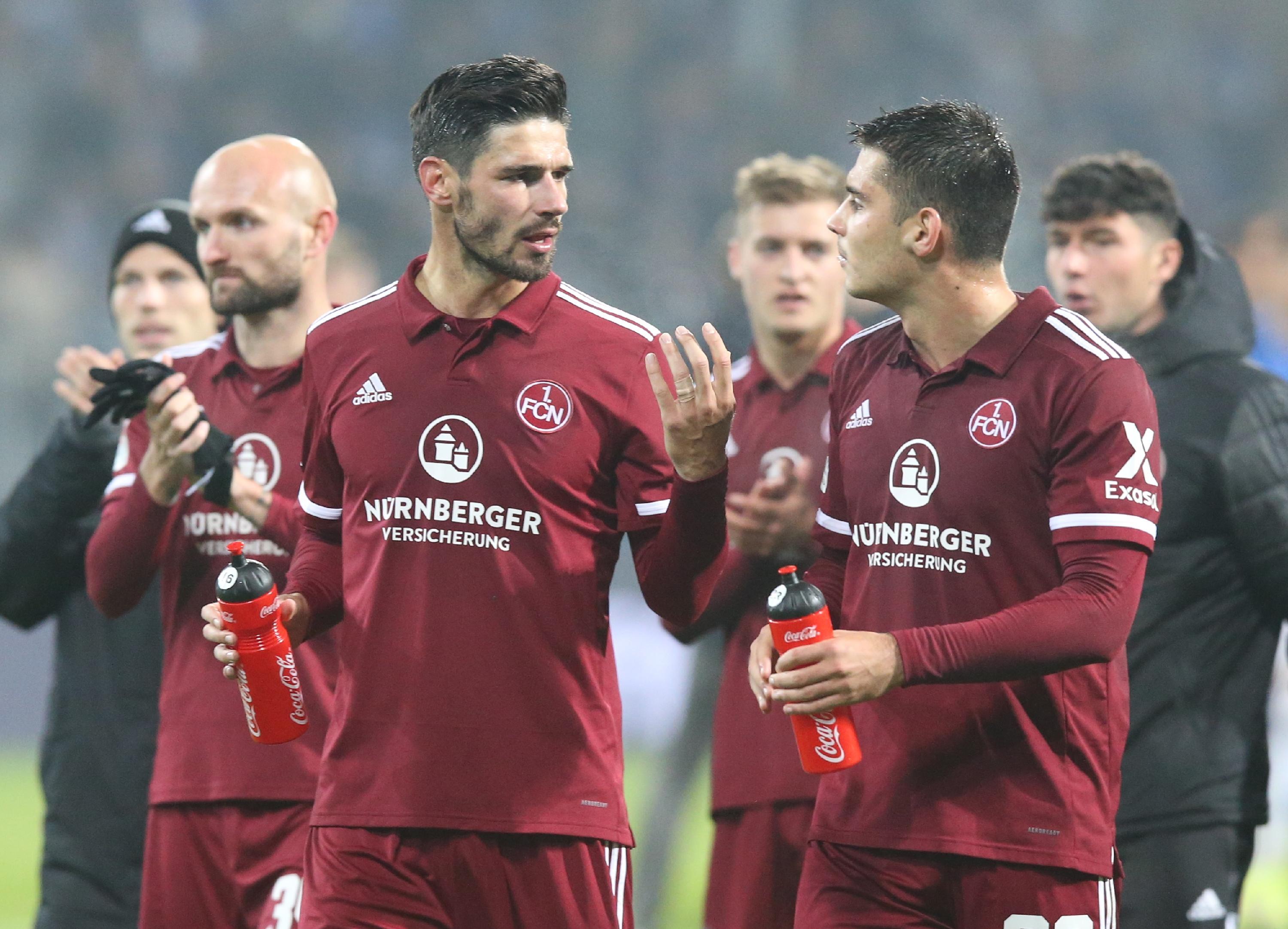 Traf stark bedrängt zum 0:2 ins eigene Tor, was den Abend der Nürnberger ganz gut zusammenfasste. Ansonsten in der Defensive selten gefordert. Note 4