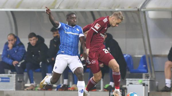 Machte auch diesmal, was Tim Handwerker eben macht: Die Außenlinie auf und ab rennen. Mehr war da nicht – aber auch nicht weniger.