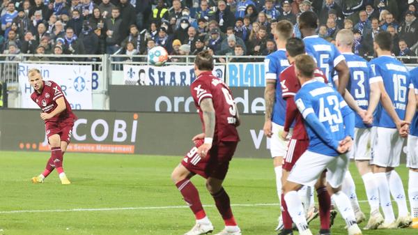 Trat in der zweiten Halbzeit einen gefährlichen Freistoß, traf aber anders als noch gegen Heidenheim diesmal nicht. Unauffälliger Arbeitstag.