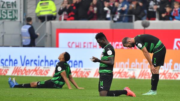 Am Ende war es wieder zu wenig und trotz zwischenzeitlichem Anschlusstreffer knickt das Kleeblatt, wie es auch schon in Leipzig zu beobachten war, nach einem Rückschlag ein. Der erste Bundesliga-Sieg der Saison war heute weit entfernt. Mit einer 1:3-Niederlage muss der Kleeblatt-Tross die Heimreise nach Franken antreten. Das hat man sich wohl anders vorgestellt.