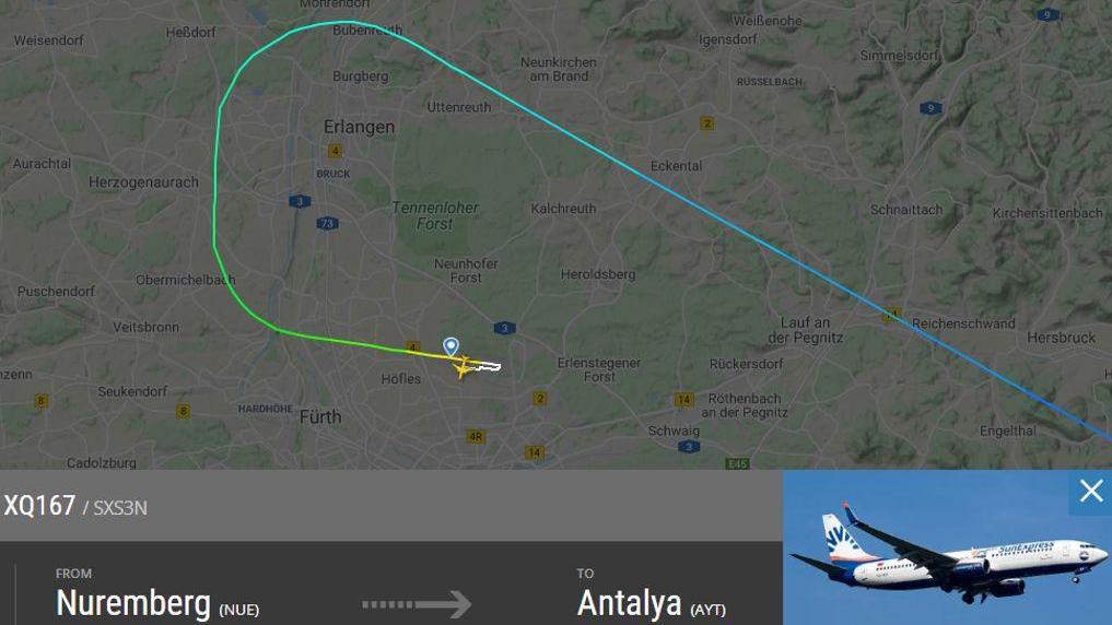 Eine Nachtflugkurve, ausgehend vom Flughafen Nürnberg. Die Maschine nach Antalya befindet sich bei Herzogenaurach im Steigflug. "Um 2.55 Uhr aufgewacht durch Überflug bei mir", schreibt Herbert Hoffmann dazu.