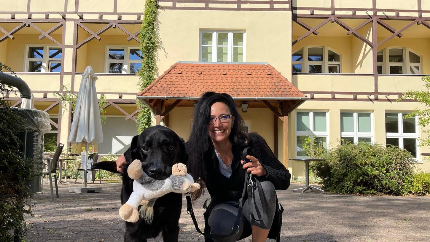 Premiere bei Reha mit Hund: Ximena Notari und Delion in Bad Windsheim.
Premiere bei Reha mit Hund: Ximena Notari und Delion in Bad Windsheim.