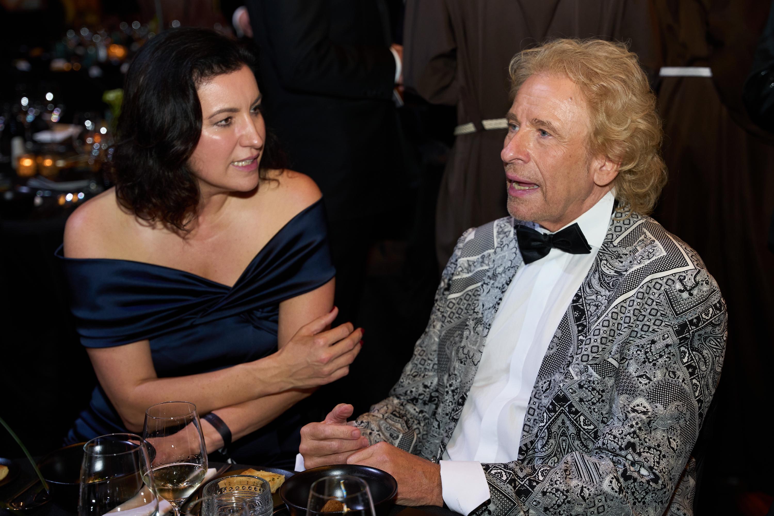 Gottschalk bei der Marken-Gala in der alten Oper Frankfurt 2021 neben der damaligen Digitalministerin Dorothee Bär (CSU).