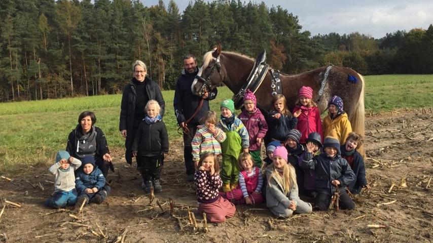 Abschlussfoto mit Imelda und den Kindern.