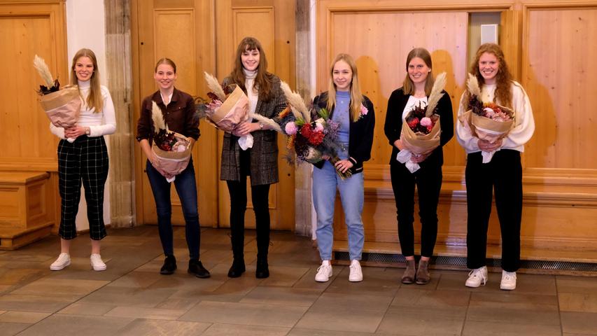 In der öffentlichen Vorentscheidung hatten sich neben der Gewinnerin auch Sarah Bolsinger, Nele Fehling, Sophia Lechner, Miriam Scherzer und Sophia Sellin als Finalistinnen durchgesetzt.
