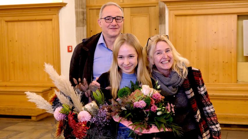 Teresas Eltern Barbara Windschall und Reinhard Stahl warteten mit ihrer Tochter auf die Entscheidung der Jury.