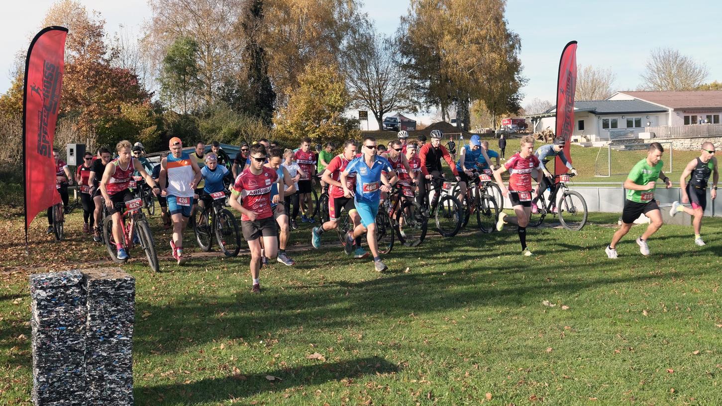 Insgesamt 145 Teilnehmer gingen bei optimalem Wetter auf der Sportanlage der DJK Fiegenstall an den Start.
Insgesamt 145 Teilnehmer gingen bei optimalem Wetter auf der Sportanlage der DJK Fiegenstall an den Start.