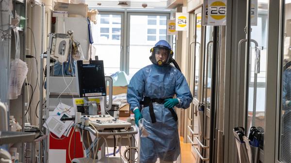 Für das Klinikum Nürnberg sind 8400 Mitarbeiterinnen und Mitarbeiter im Einsatz.