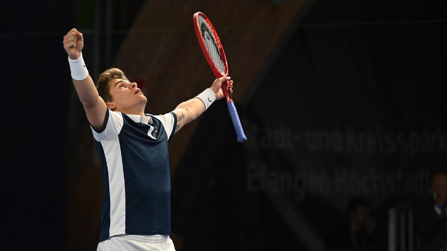 Pure Erleichterung: Nach einem spannenden Match gegen Maxime Cressy gewinnt Daniel Masur aus München das ATP-Turnier in Eckental.   