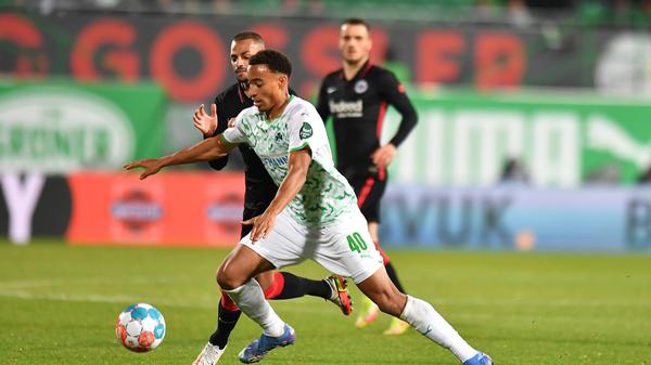 In Leipzig und Freiburg der mit Abstand beste Fürther. Auch am Sonntagabend direkt gut im Spiel, ließ Kostic im Laufduell verzweifeln, sorgte für stete Unruhe, belohnte sich aber nicht mit einem Tor - das so wichtig und auch möglich gewesen wäre.