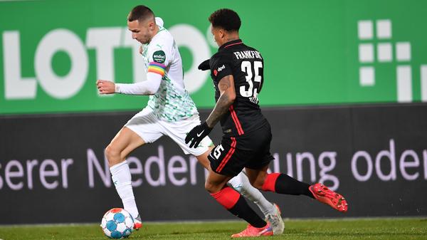 War in Frankfurt einst aussortiert worden und deshalb sicher nochmal ein bisschen motivierter. Gab keinen Ball verloren, trieb das Spiel immer wieder an und versuchte selbst, die Führung zu erzwingen. Übersah dabei aber einmal auch den besser postierten Leweling im Strafraum.
