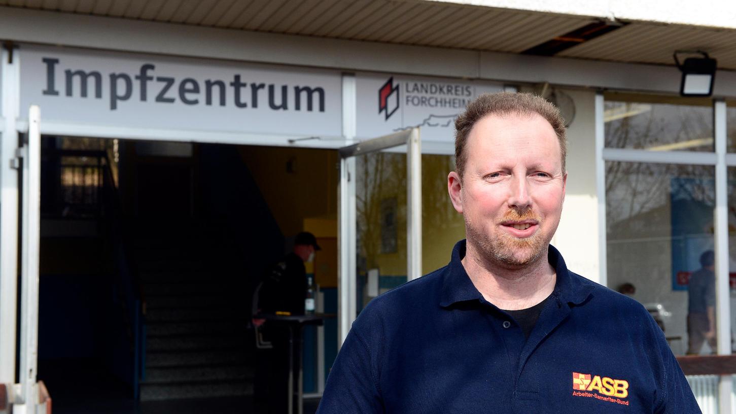 Forchheim: Andrang am Impfzentrum und Impfbus wird immer größer