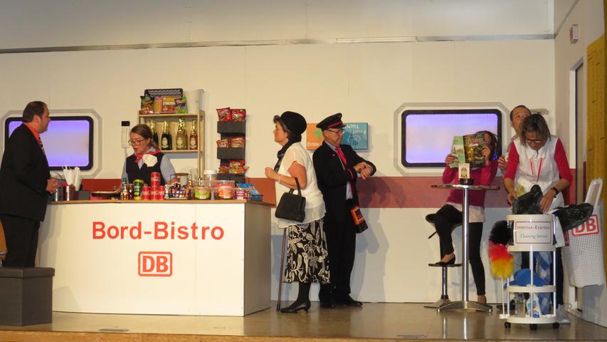 Stress im Champus-Express: Das witzige Ganoven-Stück hat die Ellinger Kolpingsfamilie nun auf die Bühne gebracht. Ein Räuberpärchen will das Bord-Bistro eines Luxuszugs ausrauben. Stress im Champus-Express: Das witzige Ganoven-Stück hat die Ellinger Kolpingsfamilie nun auf die Bühne gebracht. Ein Räuberpärchen will das Bord-Bistro eines Luxuszugs ausrauben.