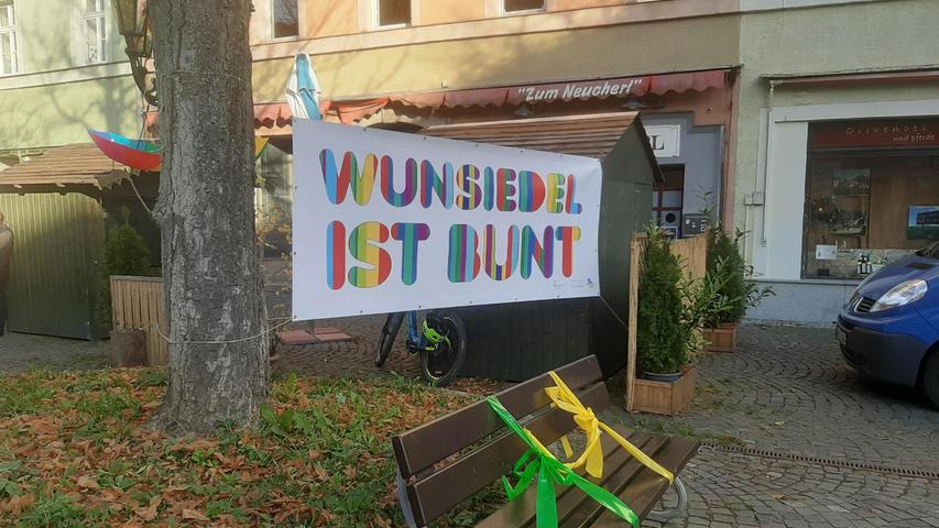 Von den Rechten wollen sich die Bürger in Wunsiedel nicht einschüchtern lassen. Von den Rechten wollen sich die Bürger in Wunsiedel nicht einschüchtern lassen.