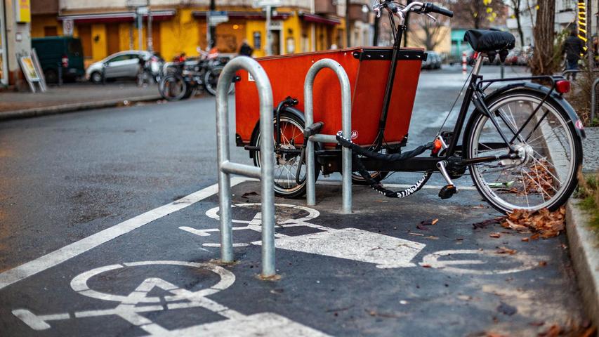 Berlin hat die Nase vorn:  Hier wurde in Deutschland der erste Parkplatz für Lastenräder eingerichtet – und zwar bereits Ende 2019.