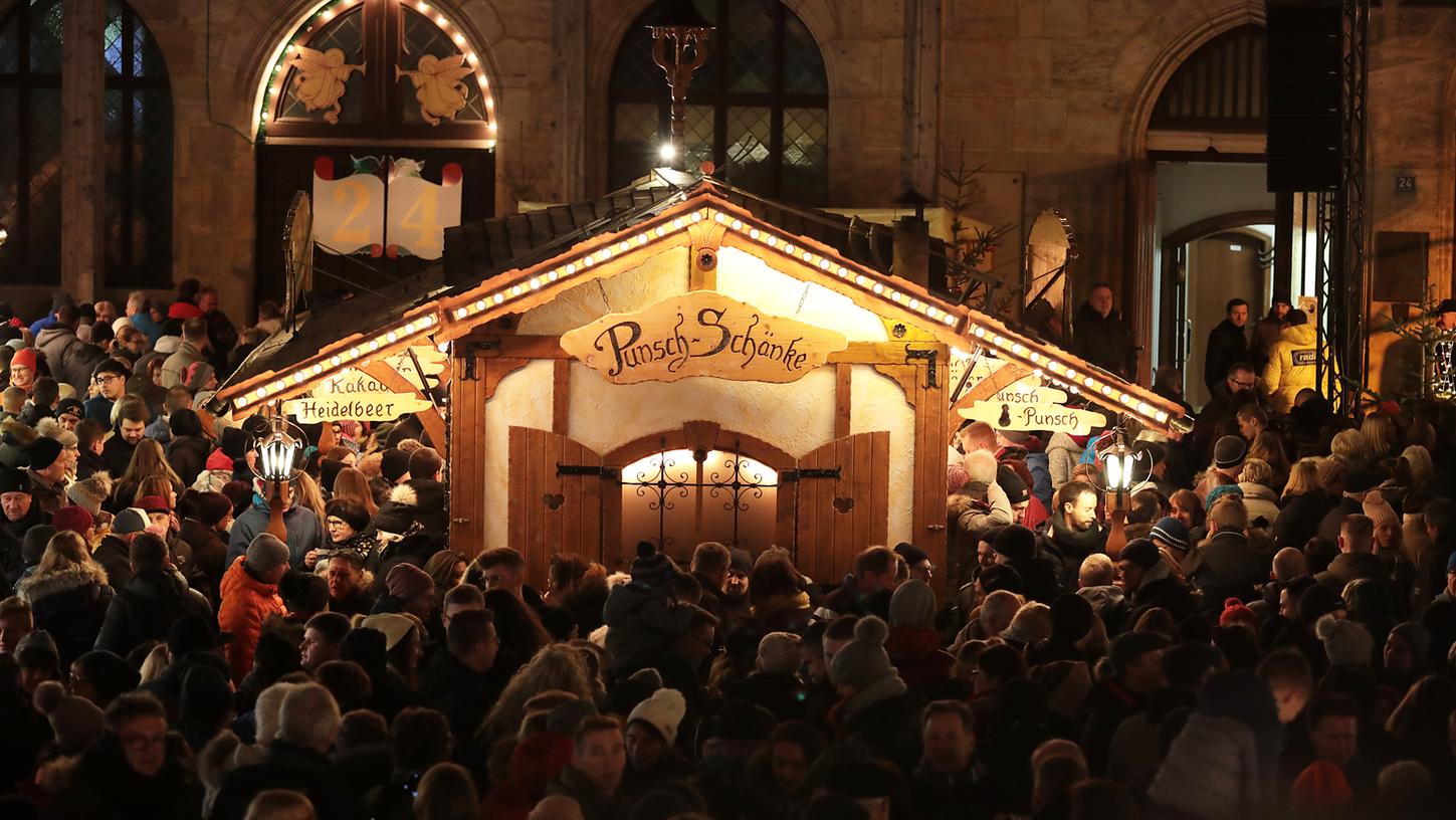 Dicht an dicht: Szenen wie diese 2019 auf dem Forchheimer Weihnachtsmarkt sind aufgrund der Pandemie derzeit nur schwer vorstellbar.