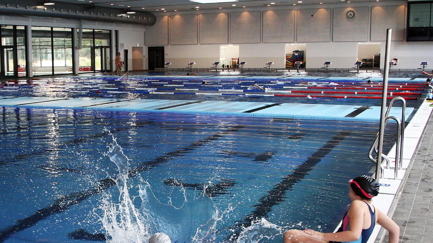 Im September 2020 hat der BSV den neuen Landesstützpunkt in Nürnberg eröffnet: Ein Grund dafür waren die guten Trainingsbedingungen im Langwasserbad.
Im September 2020 hat der BSV den neuen Landesstützpunkt in Nürnberg eröffnet: Ein Grund dafür waren die guten Trainingsbedingungen im Langwasserbad.