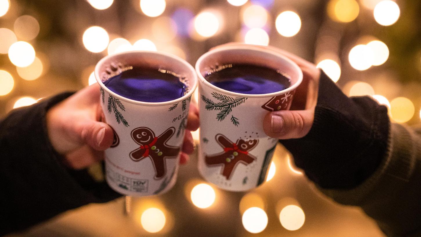 Glühwein auf dem Weihnachtsmarkt: Im Landkreis Fürth fällt das auch heuer aus.
Glühwein auf dem Weihnachtsmarkt: Im Landkreis Fürth fällt das auch heuer aus.