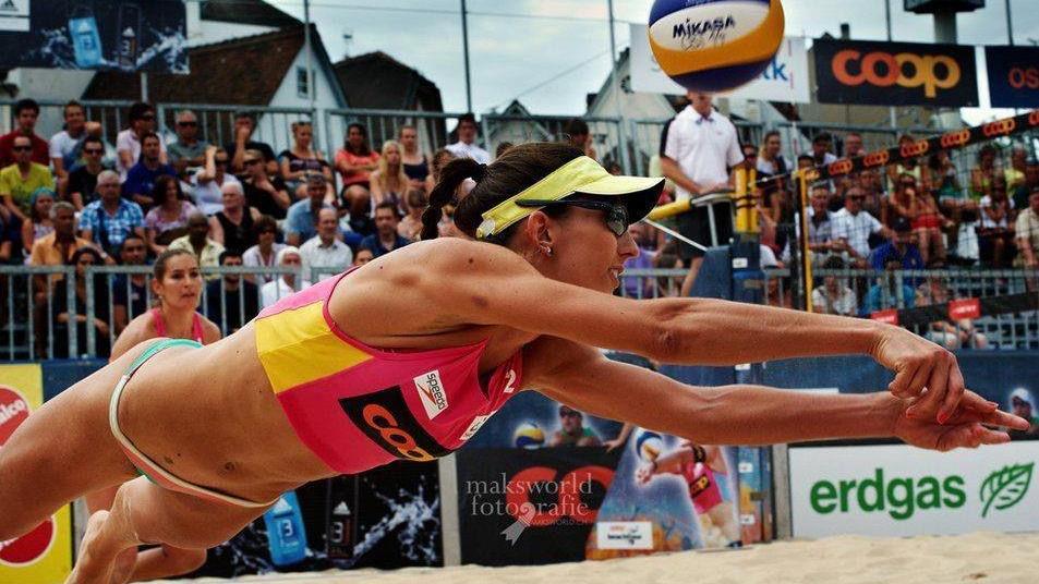 Die Beachvolleyballerin Pauline Alves da Silva aus Brasilien trainiert jetzt beim TC Höchstadt und arbeitet in Herzogenaurach, das hier ist ein Foto aus ihrer Zeit als Profi.