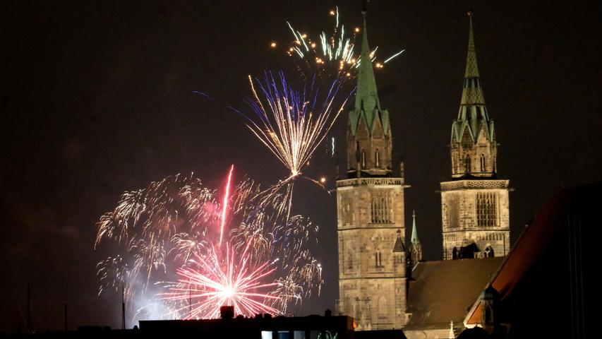 An der Burg und in der Nähe von Kirchen darf auch in Nürnberg kein privates Feuerwerk gezündet werden. 