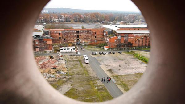 Blick in den Innenhof, der nie als Innenhof gedacht war. Ursprünglich sollte es ja eine Halle werden – alles nochmal 30 Meter höher und komplett auf den Führer ausgerichtet.