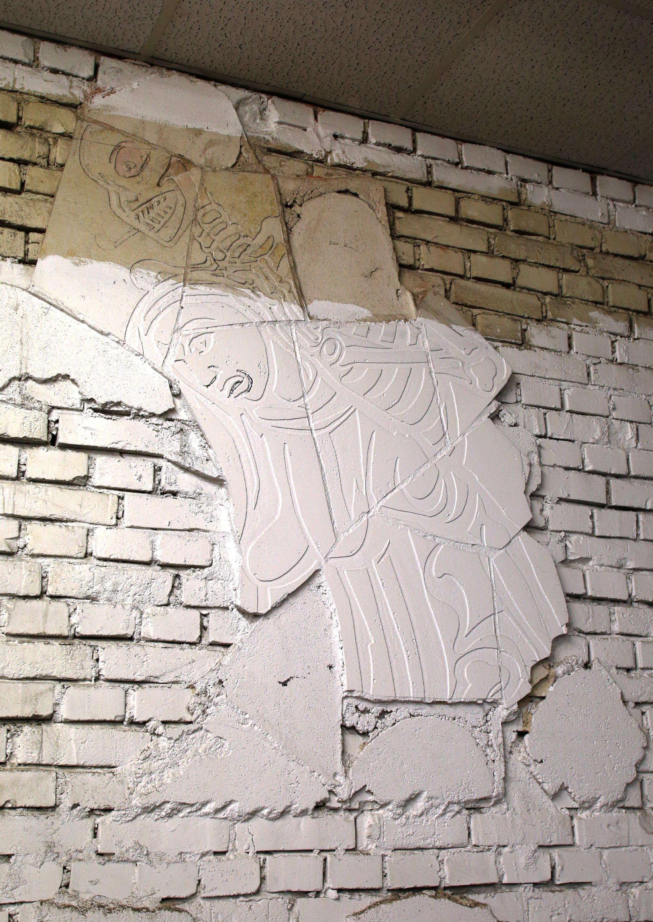 Nach dem Krieg - 1949 - fand die „Deutsche Bauausstellung“ in der Kongresshalle statt. Zu diesem Anlass wurde damals im 2. Obergeschoss ein Terrassen-Café („Café Königshof“) eingerichtet, von dem ebenfalls noch Reste der damaligen Wandverkleidung zu sehen sind. Schnell hat man damals aber gemerkt: Trotz tollem Ausblick auf Nürnberg ist das für eine dauerhafte Nutzung da draußen nix ...