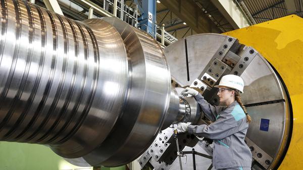 Die in München ansässige Siemens Energy beschäftigt in Mittelfranken 7650 Mitarbeiter, weltweit sind es 65.800. Die Abspaltung vom Mutterkonzern erfolgte Ende September 2020. Siemens Healtheneers wird im Ranking nicht separat aufgeführt, da diese noch beim Mehrheitsaktionär Siemens konsolidiert werden.