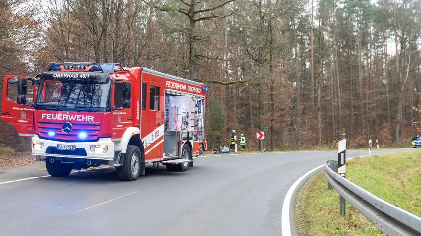 Landkreis Bamberg: 36-Jähriger kracht mit Auto gegen Baum und stirbt