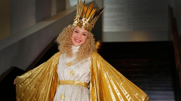 Das Nürnberger Christkind 2021/2022 hieß Teresa Windschall. Die 17-jährige Schülerin setzte sich 2021 gegen 19 Mitbewerberinnen durch. Da die bayerische Staatsregierung den Markt 2021 überraschend abgesagt hatte, eröffnet die 18-Jährige nur 2022 den Christkindlesmarkt.
