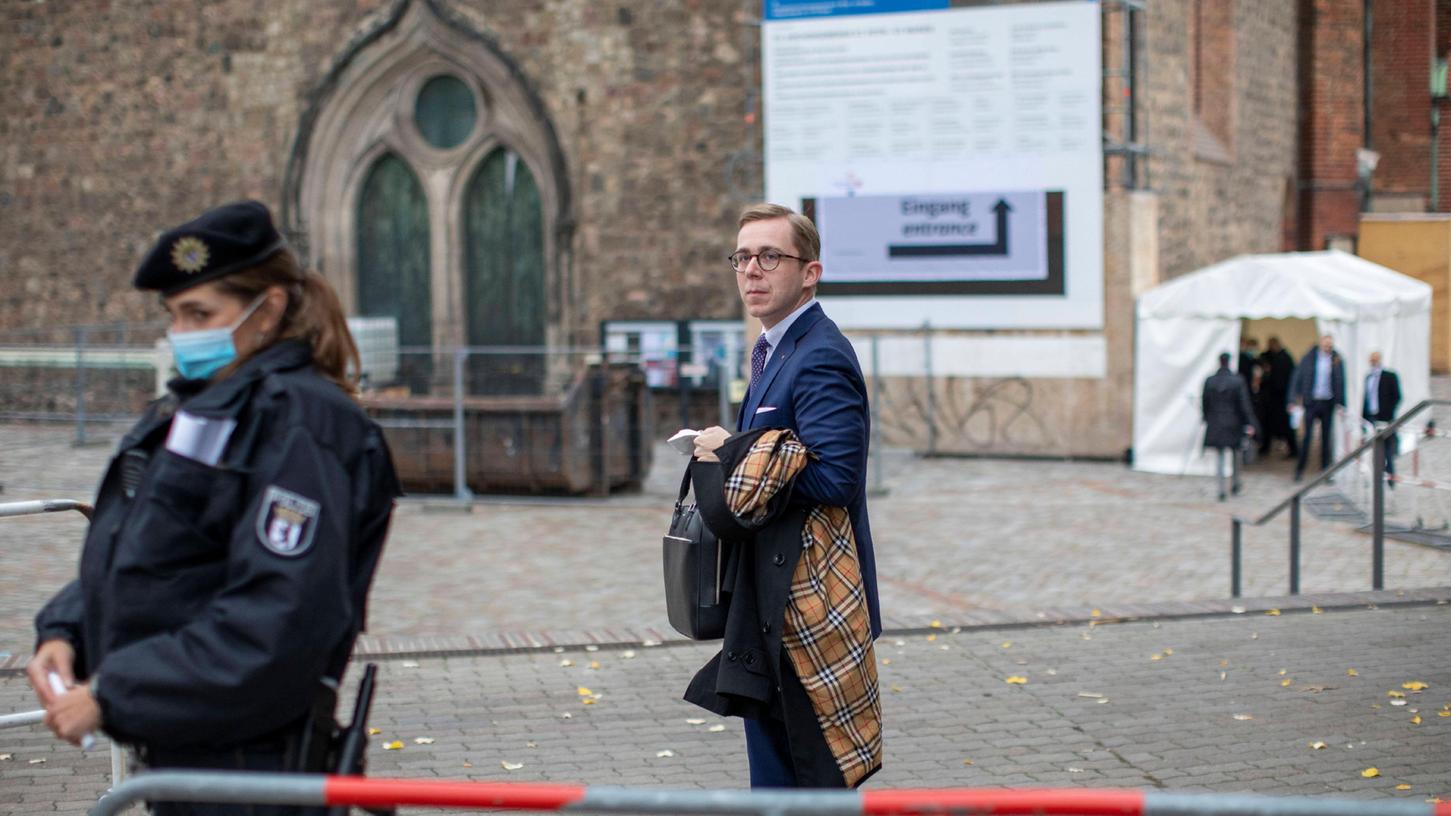CDU-Politiker Philipp Amthor soll mit rund 120 Kilometern pro Stunde durch eine Tempo-70-Zone gefahren sein.
CDU-Politiker Philipp Amthor soll mit rund 120 Kilometern pro Stunde durch eine Tempo-70-Zone gefahren sein.