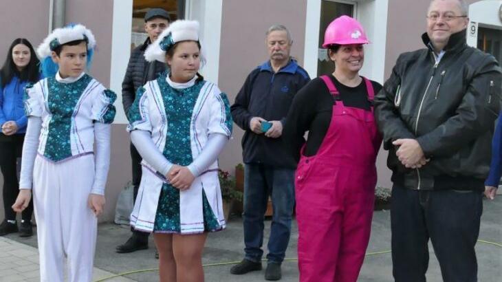 Die beiden Prinzenpaare präsentierten sich beim Happurger Rathaussturm. Die beiden Prinzenpaare präsentierten sich beim Happurger Rathaussturm.