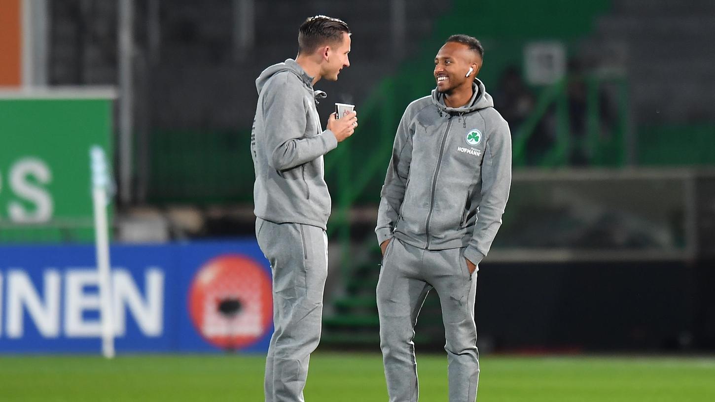 Bald wieder gemeinsam im Zentrum der Raute? Paul Seguin (links) und Julian Green verstehen sich nicht nur fußballerisch sehr gut.
Bald wieder gemeinsam im Zentrum der Raute? Paul Seguin (links) und Julian Green verstehen sich nicht nur fußballerisch sehr gut.