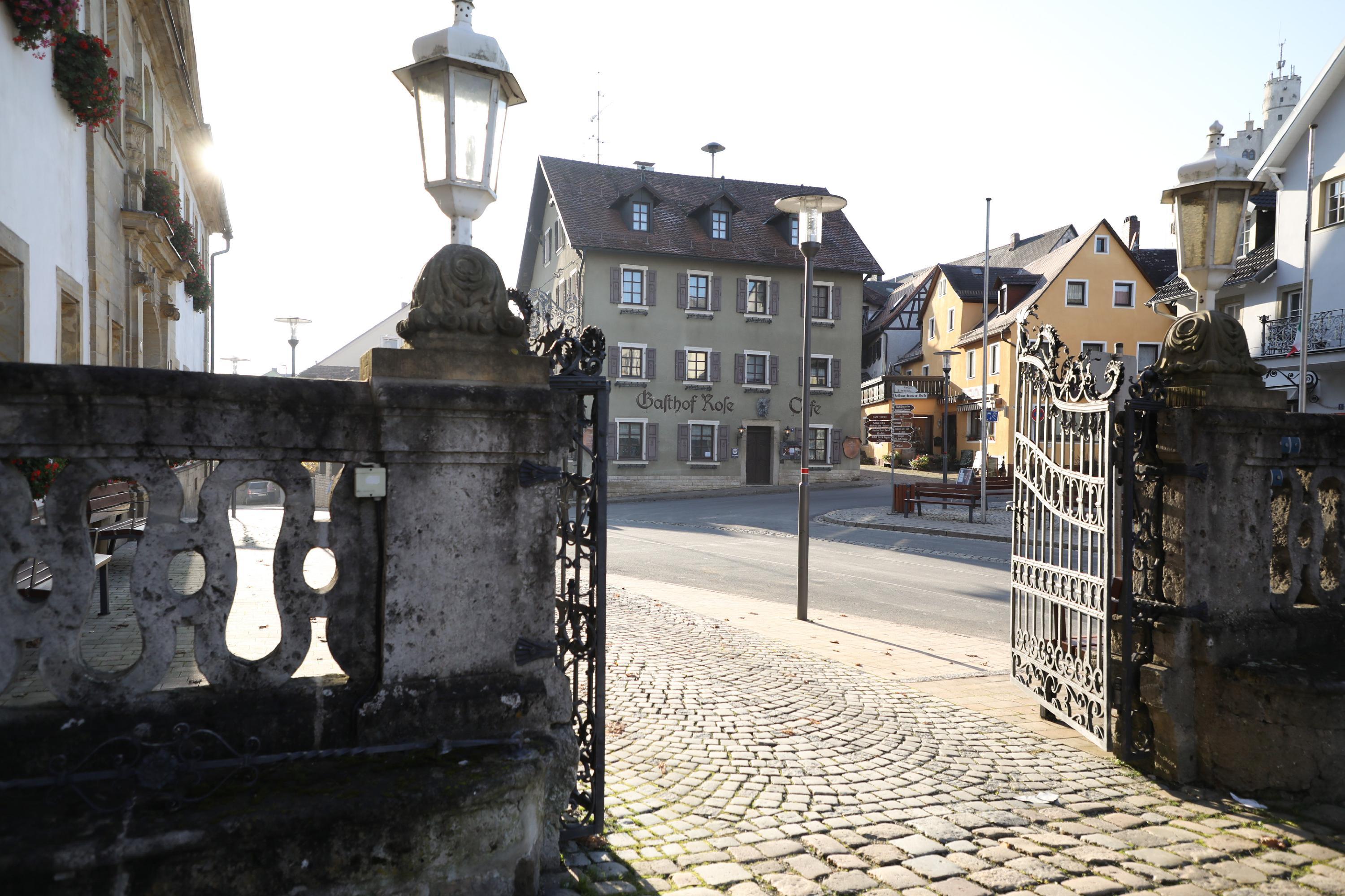 Der Platz vor der Balthasar-Neumann Basilika. 