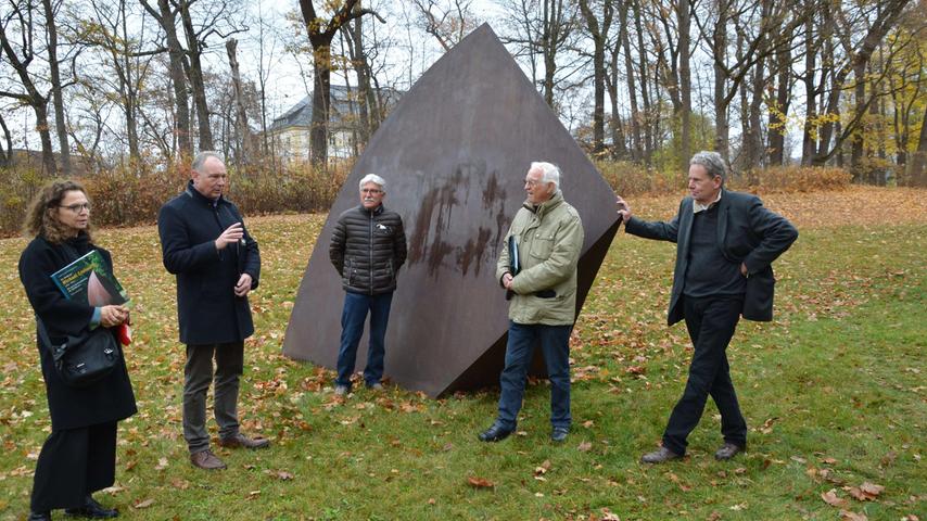 Ein Croissant im Neumarkter Stadtpark Ein Croissant im Neumarkter Stadtpark