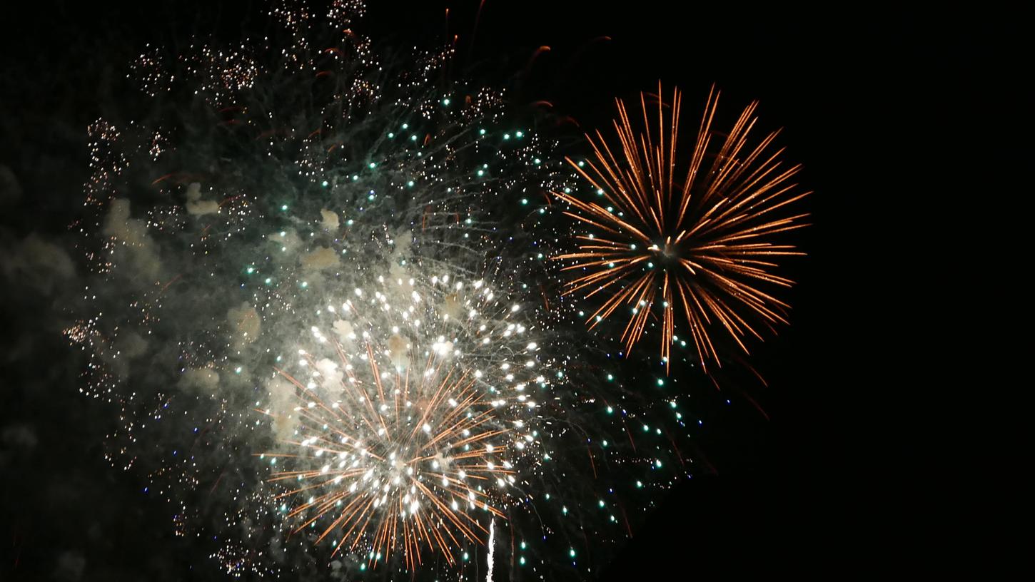 Kein Feuerwerk in der Altstadt: Der Neustädter Stadtrat hat zum Schutz historischer Bausubstanz Böller und Raketen in der Silvesternacht verboten.
Kein Feuerwerk in der Altstadt: Der Neustädter Stadtrat hat zum Schutz historischer Bausubstanz Böller und Raketen in der Silvesternacht verboten.
