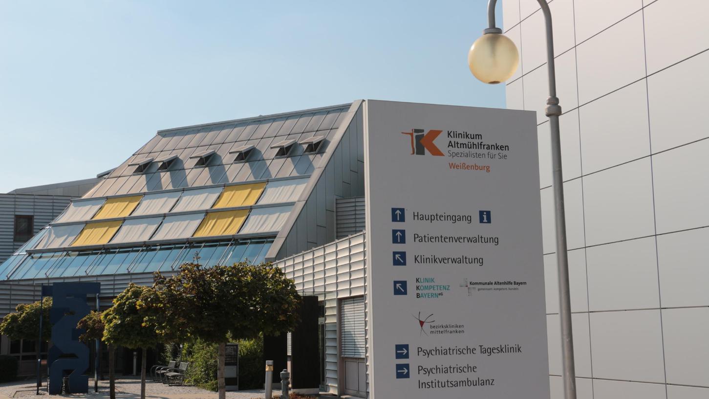 Ab sofort gelten im Klinikum Altmühlfranken sowohl in Weißenburg als auch in Gunzenhausen wieder strengere Regeln. Jeder Patient darf nur von einer festgelegten Person Besuch erhalten.
Ab sofort gelten im Klinikum Altmühlfranken sowohl in Weißenburg als auch in Gunzenhausen wieder strengere Regeln. Jeder Patient darf nur von einer festgelegten Person Besuch erhalten.