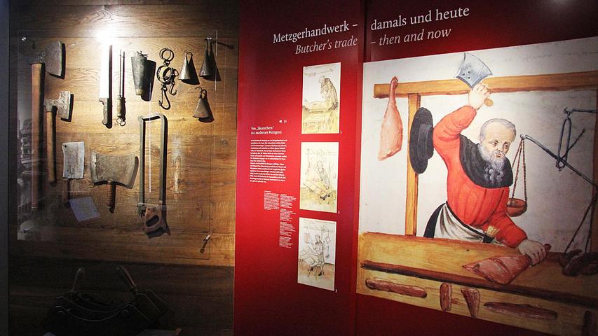 Im Museum kann man auch einen Blick auf die Werkzeuge werfen, mit denen die Metzger seit Jahrhunderten ihre Bartwürste herstellen - da hat sich tatsächlich gar nicht so viel geändert.