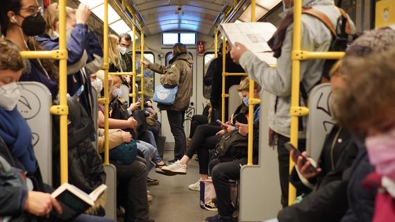 3G-Regel in öffentlichen Verkehrsmitteln: Betroffen sind nicht nur Busse und der ÖPNV