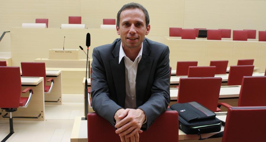 Stammt aus Pinzberg und ist über seinen Heimatort voll des Lobes: Thorsten Glauber, der Bayerische Umweltminister
Stammt aus Pinzberg und ist über seinen Heimatort voll des Lobes: Thorsten Glauber, der Bayerische Umweltminister
