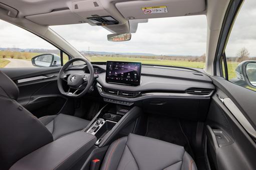 Zentrales Element am aufgeräumten Armaturenträger ist der bis zu 13 Zoll große Touchscreen.