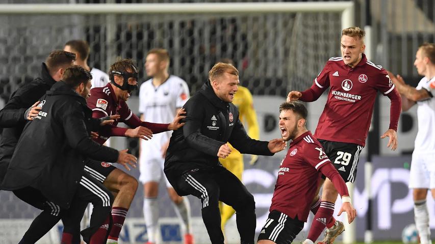 Der Club kämpft, holt Ecken raus und kommt mit Nürnberger nochmal zu einem Volley-Abschluss. Und danach? Verdient er sich sogar den Siegtreffer! Nach einer  Flanke von links springt der Ball über Schäffler und Borkowski zu Shuranov, der ins rechte untere Eck zielt. Und trifft. Den nächsten Sandhäuser Angriff lässt der Schiedsrichter noch laufen, dann pfeift er ab. Der Club hat sich aus seiner Mini-Krise befreit. Und genießt das in vollen Zügen. 